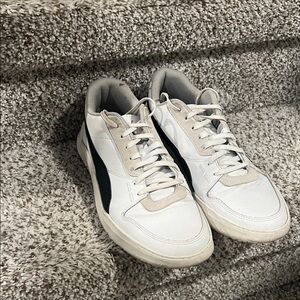 Puma Caracal Sneakers